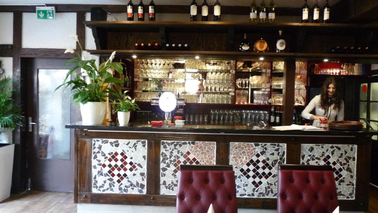 Hotel Rodizio Ug ウォルフスブルク エクステリア 写真